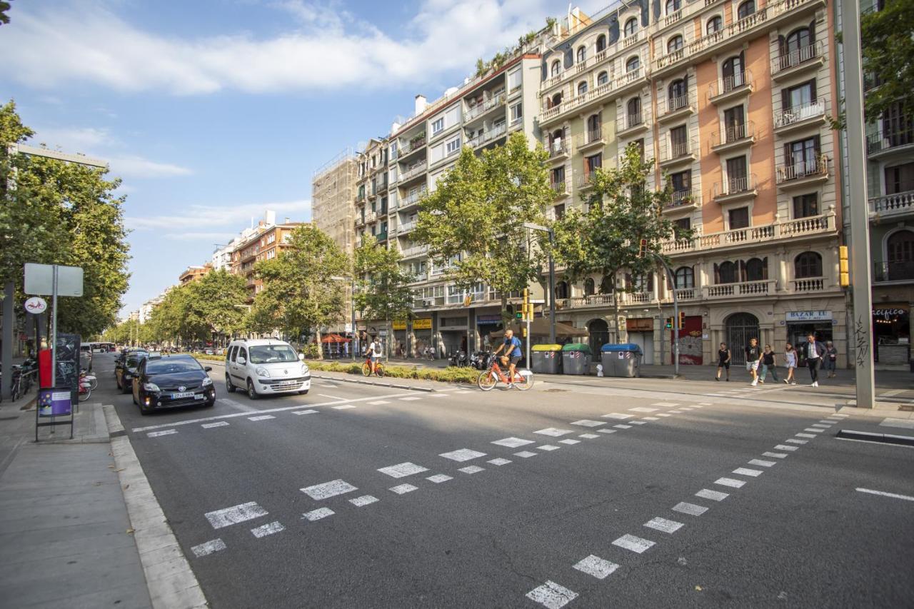 63Par1016- Sunny Apartment In Paralel Barcelona Buitenkant foto