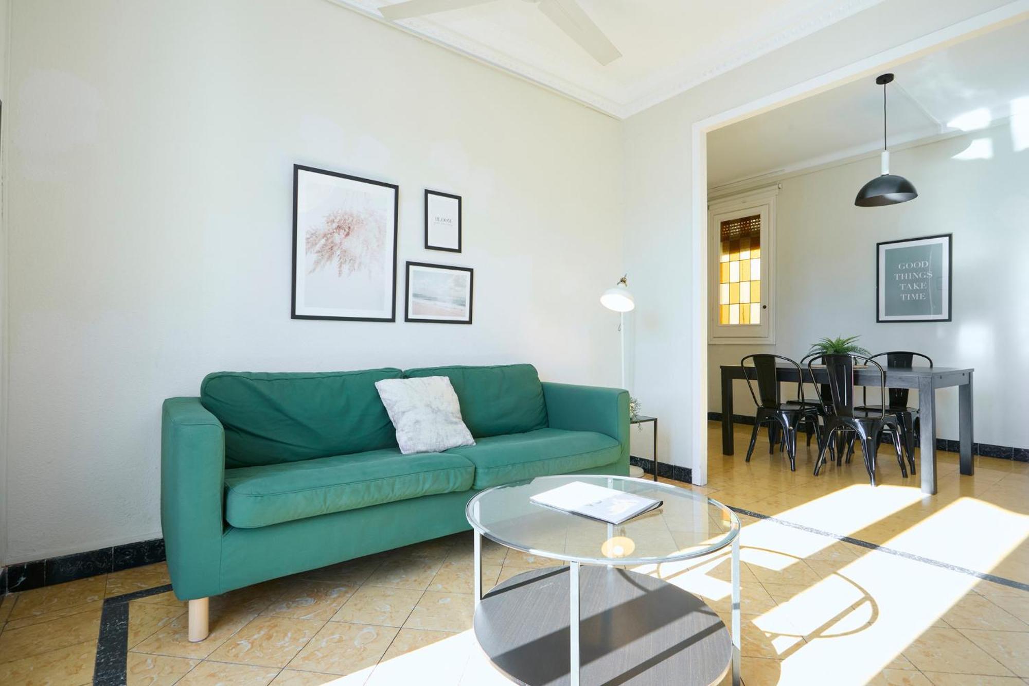 63Par1016- Sunny Apartment In Paralel Barcelona Buitenkant foto
